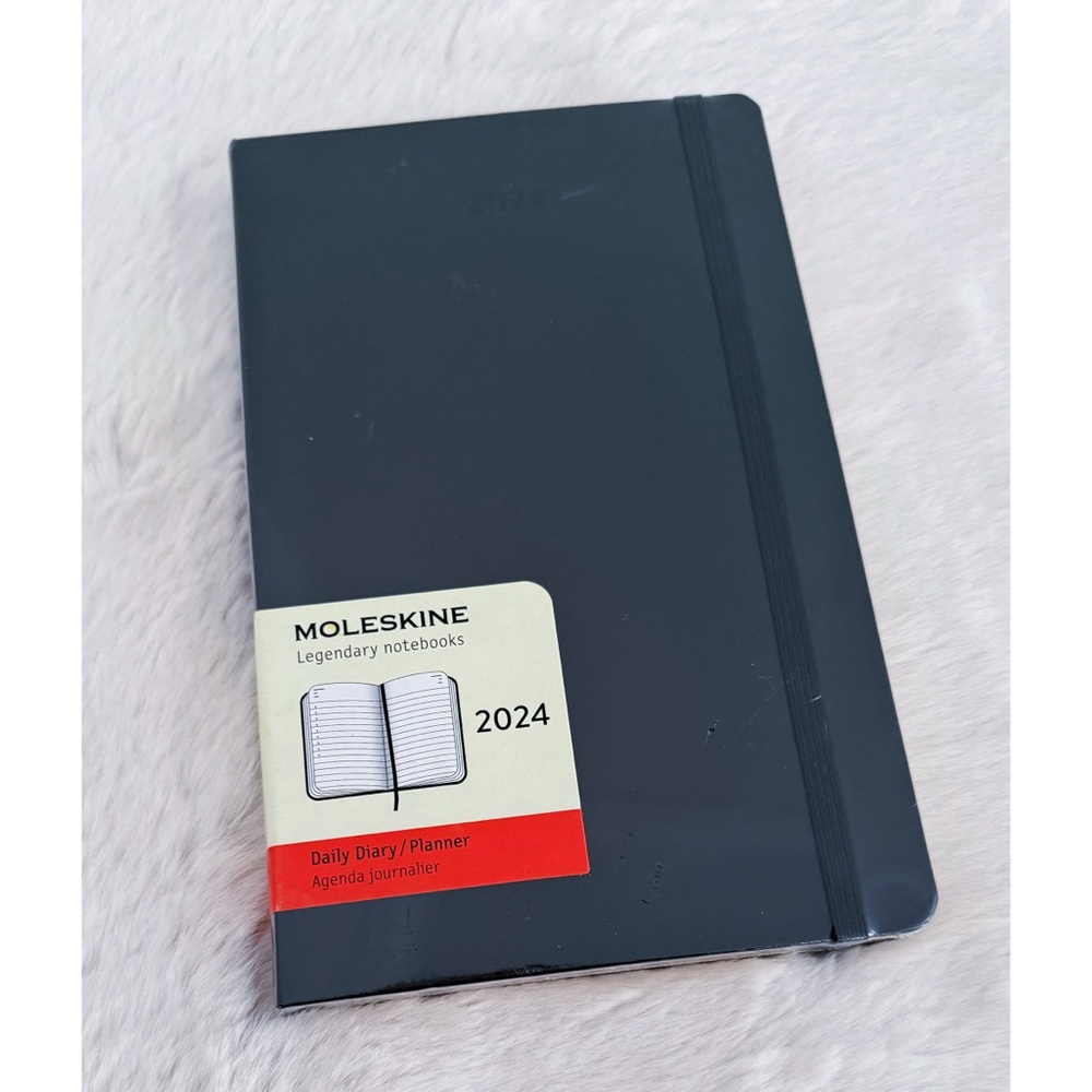 MOLESKINE Classic 12 Month 2024 Daily Planner